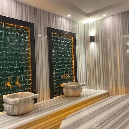 Cleopatra 3 Apartment